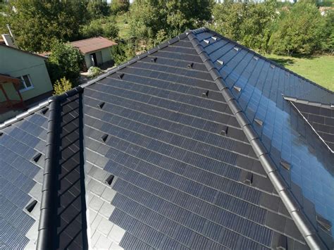 Que valent les tuiles solaires de Tesla .